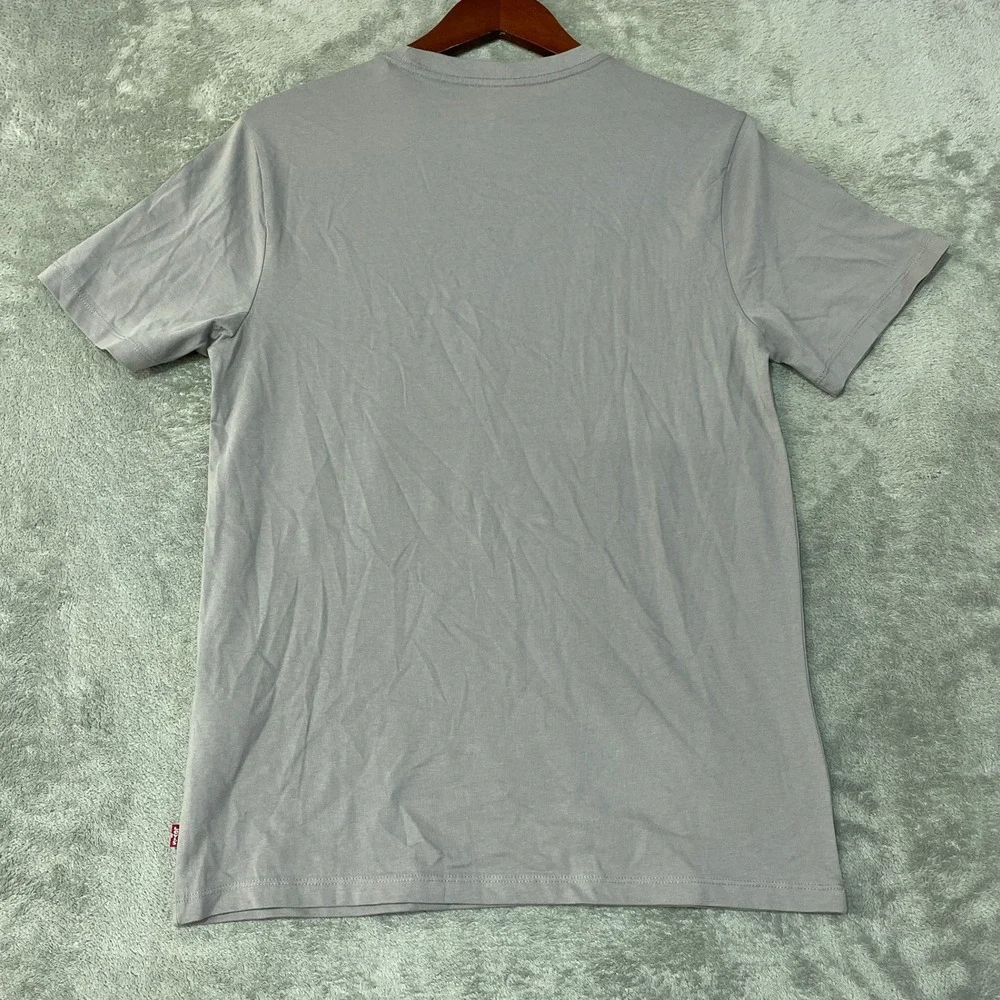 NWT Levi's Graphic T-Shirt Men's Small Gray 100% Cotton Standard Fit